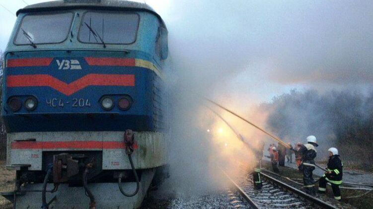 Украинская железная дорога готовится к забастовке и остановке поездов. Что происходит?