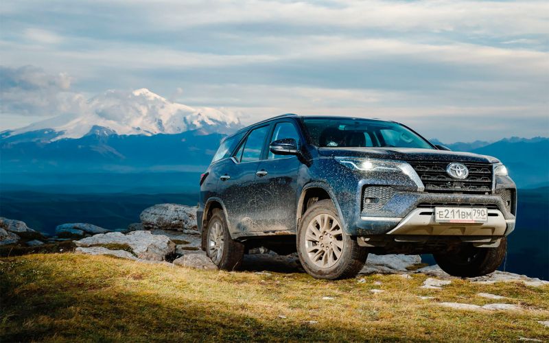 
            Горы счастья. Экспедиция по Северному Кавказу на Toyota Fortuner
        