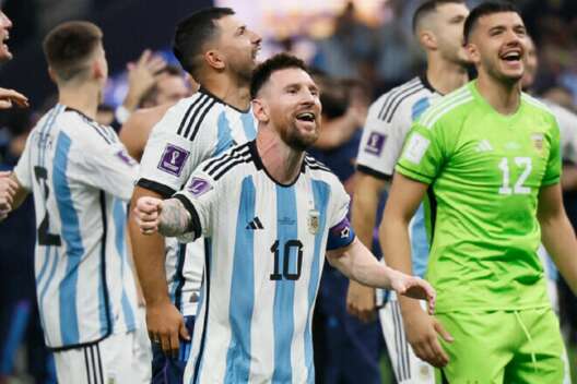 
            Аргентина не возглавила рейтинг ФИФА после победа на ЧМ, Украина - 26-я        
