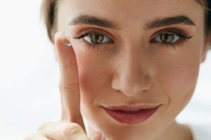 Чем контактные линзы полезны для людей?